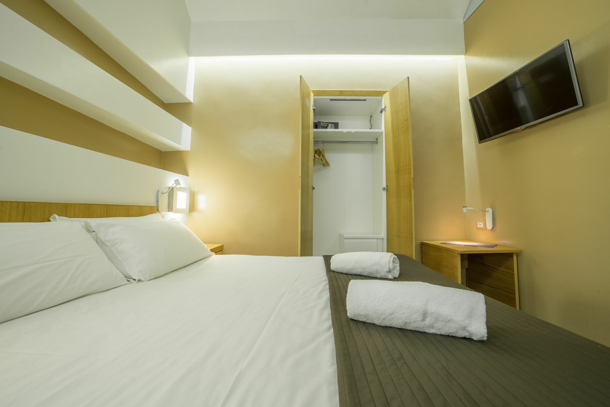 Chiaia 197 Deluxe Residence نابولي المظهر الخارجي الصورة