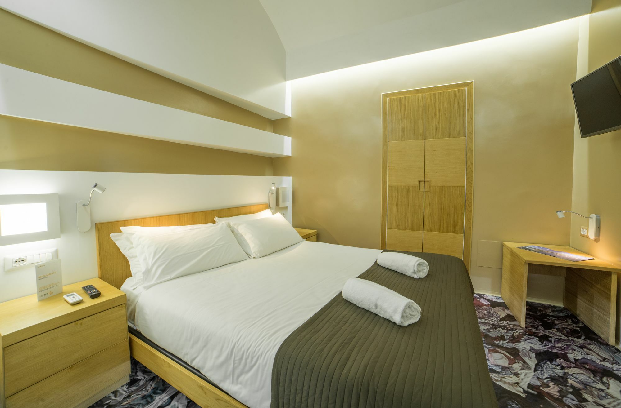 Chiaia 197 Deluxe Residence نابولي المظهر الخارجي الصورة